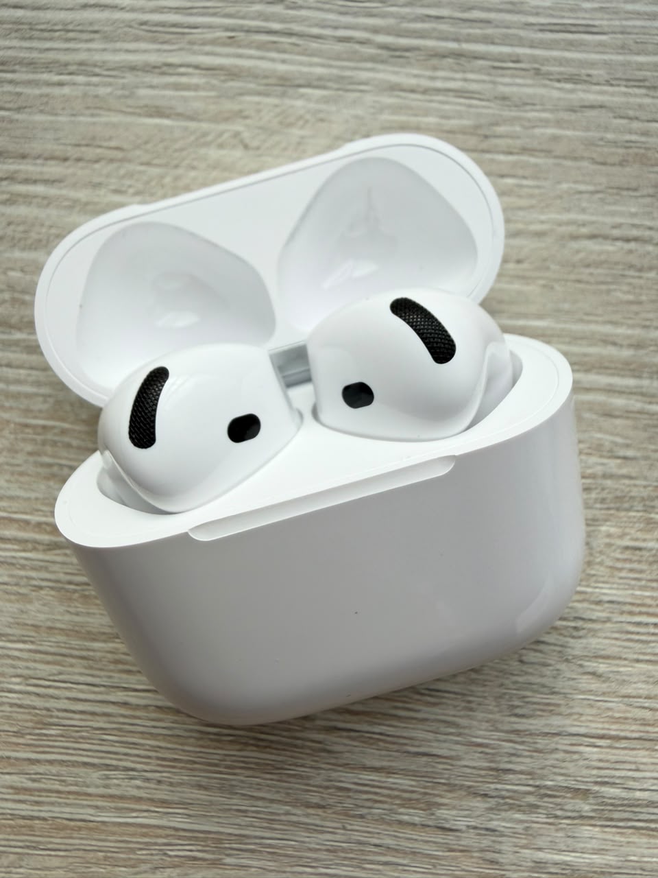 AirPods 4